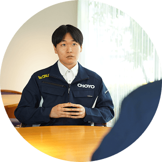 面談する朝陽電気の社員